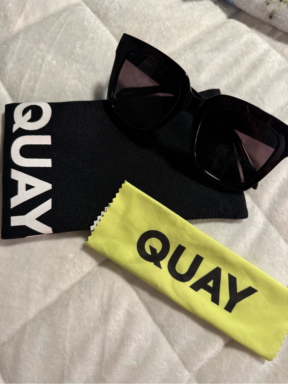 Quay Australia Black Oversized Cat-Eye Sunglasses with Yellow Cleaning Cloth